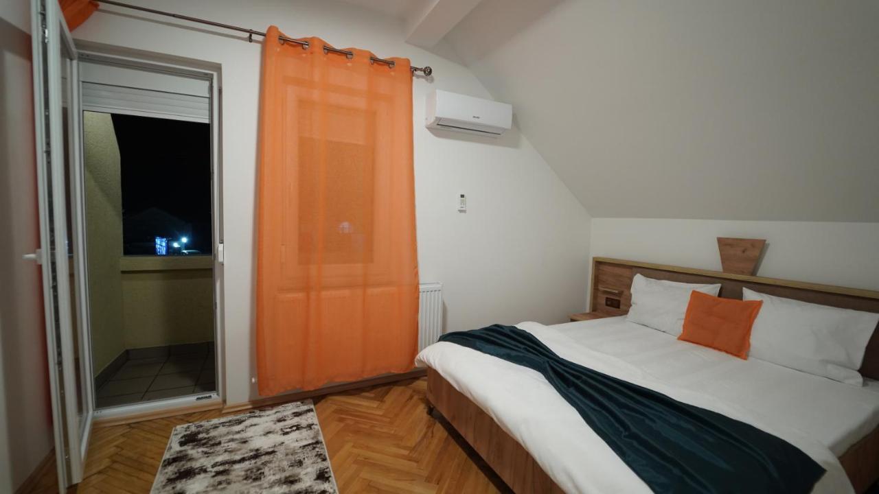 Madigan'S Hotel Kosovo Polje Exterior photo